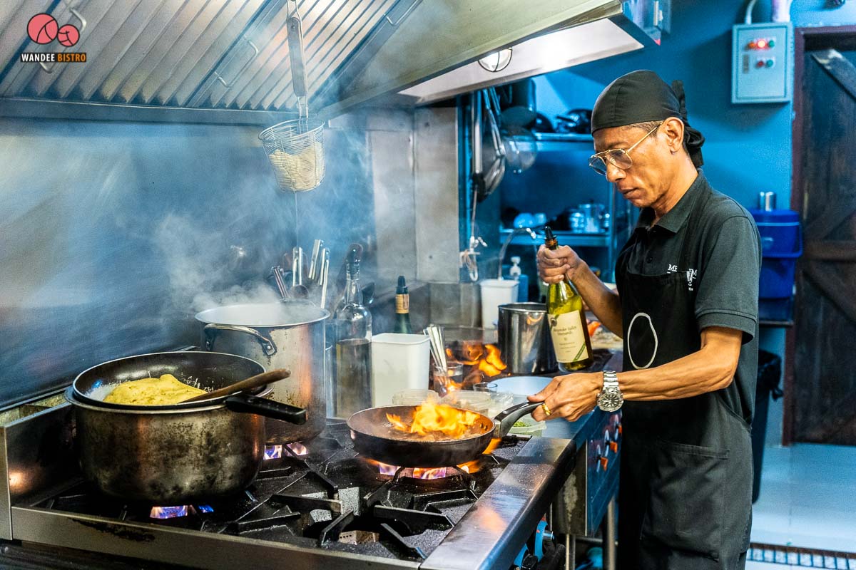 สเต๊กพรีเมียมรสชาติเยี่ยมที่ Medium Rare & Wine