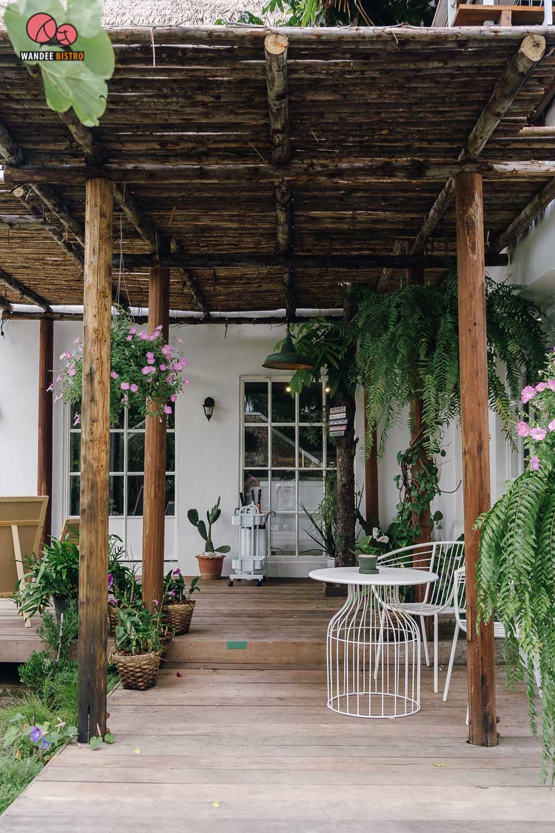 The Frog Prince Café & Eatery คาเฟ่เจ้าชายกบ