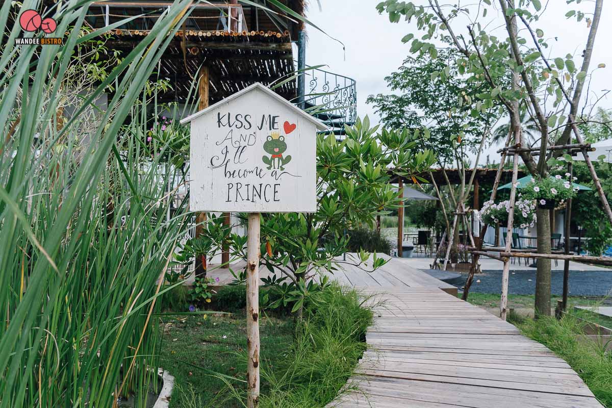 The Frog Prince Café & Eatery คาเฟ่เจ้าชายกบ