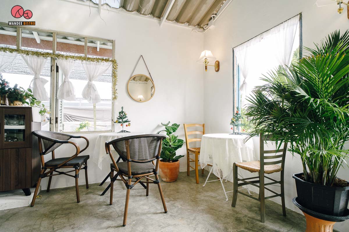 Botanica House คาเฟ่เล็กๆ ในสวนกล้วยไม้ น่ารักอบอุ่นกับเมนูโฮมเมด