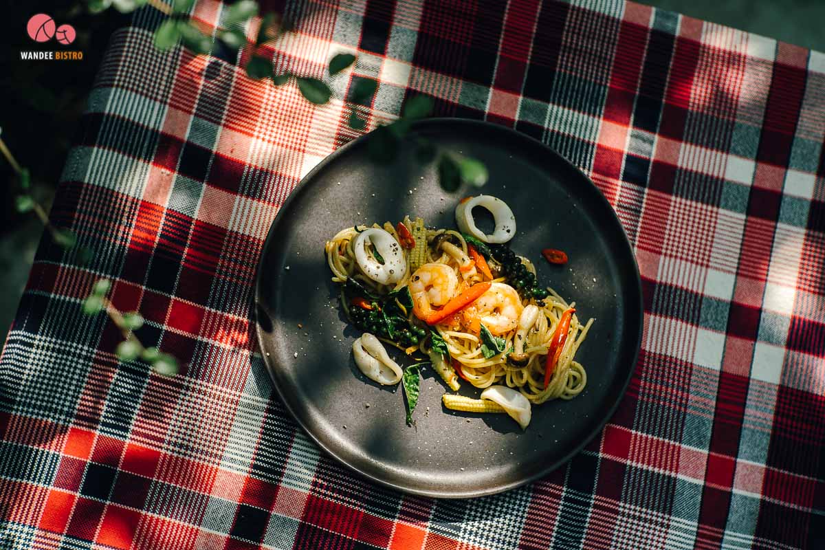 CABIN 4 Restaurant & Cafe ร้านสไตล์บ้านไม้หลังใหญ่ ร่มรื่น ผ่อนคลาย เงียบสงบ