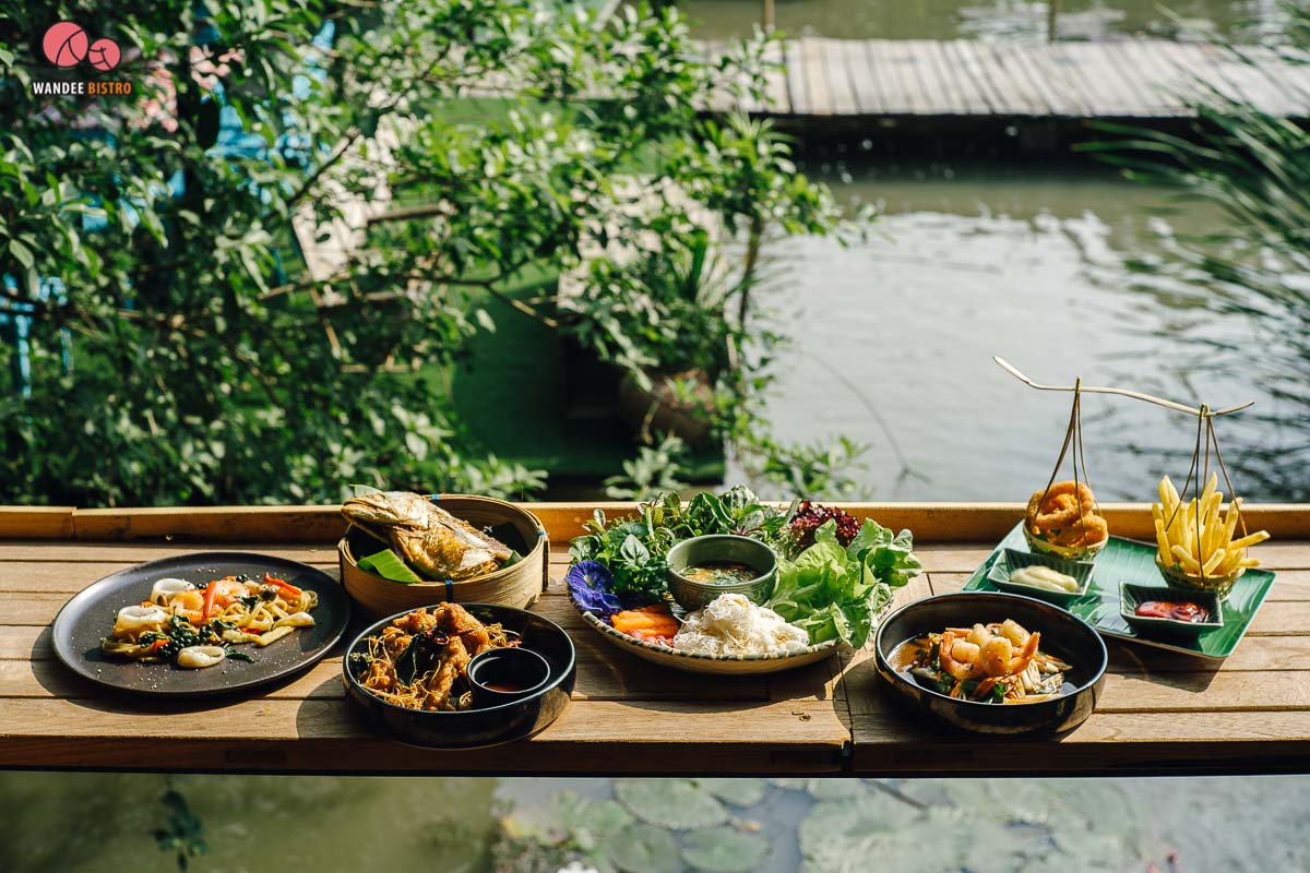 CABIN 4 Restaurant & Cafe ร้านสไตล์บ้านไม้หลังใหญ่ ร่มรื่น ผ่อนคลาย เงียบสงบ