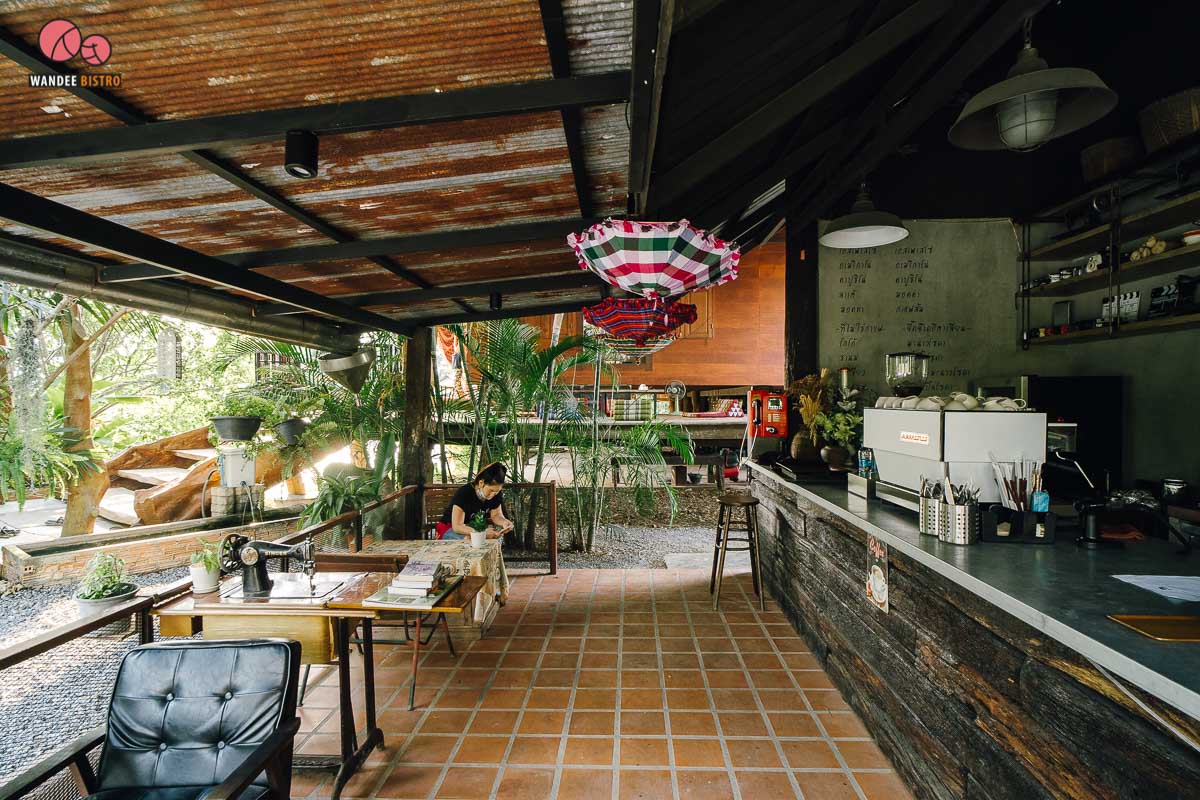 CABIN 4 Restaurant & Cafe ร้านสไตล์บ้านไม้หลังใหญ่ ร่มรื่น ผ่อนคลาย เงียบสงบ