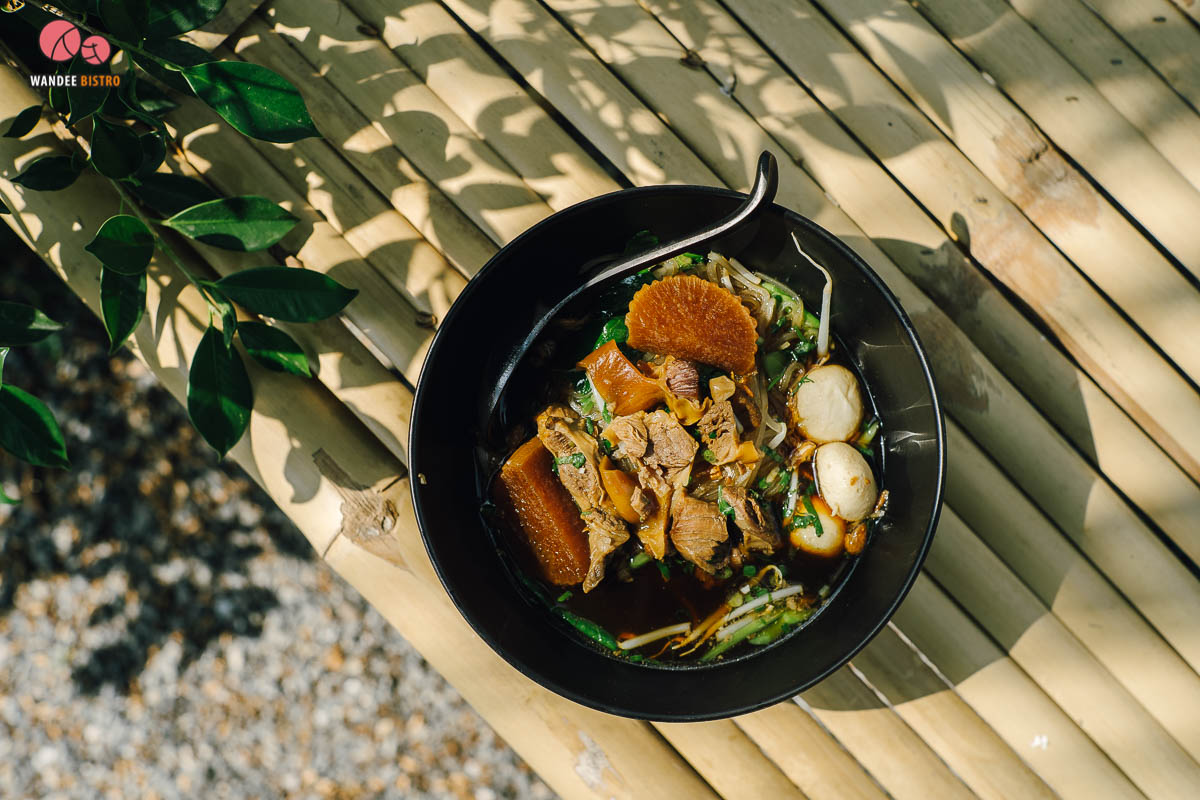 ชิลล์สวน นนทบุรี กินเตี๋ยวริมน้ำ รสจัดจ้านสะท้านดงฝรั่ง ชิมฟรีฝรั่งหน้าสวน!! 