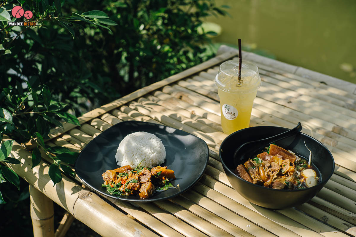 ชิลล์สวน นนทบุรี กินเตี๋ยวริมน้ำ รสจัดจ้านสะท้านดงฝรั่ง ชิมฟรีฝรั่งหน้าสวน!! 