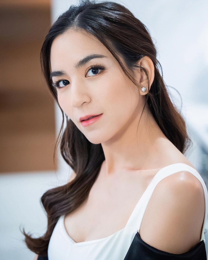 เคล็ดลับความสวย พลอย ชิดจันทร์ คุณแม่ลูกสี่ หน้าใสปิ๊งหุ่นเป๊ะเวอร์
