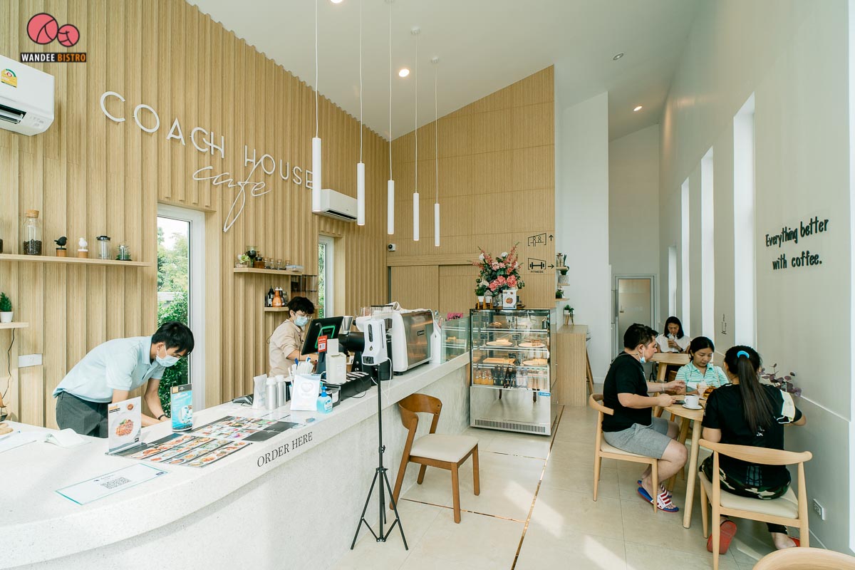 Coach House Cafe คาเฟ่สไตล์มินิมอล ย่านรามอินทรา มียิม มีเมนูออร์แกนิค มีมุมถ่ายรูปเยอะมาก