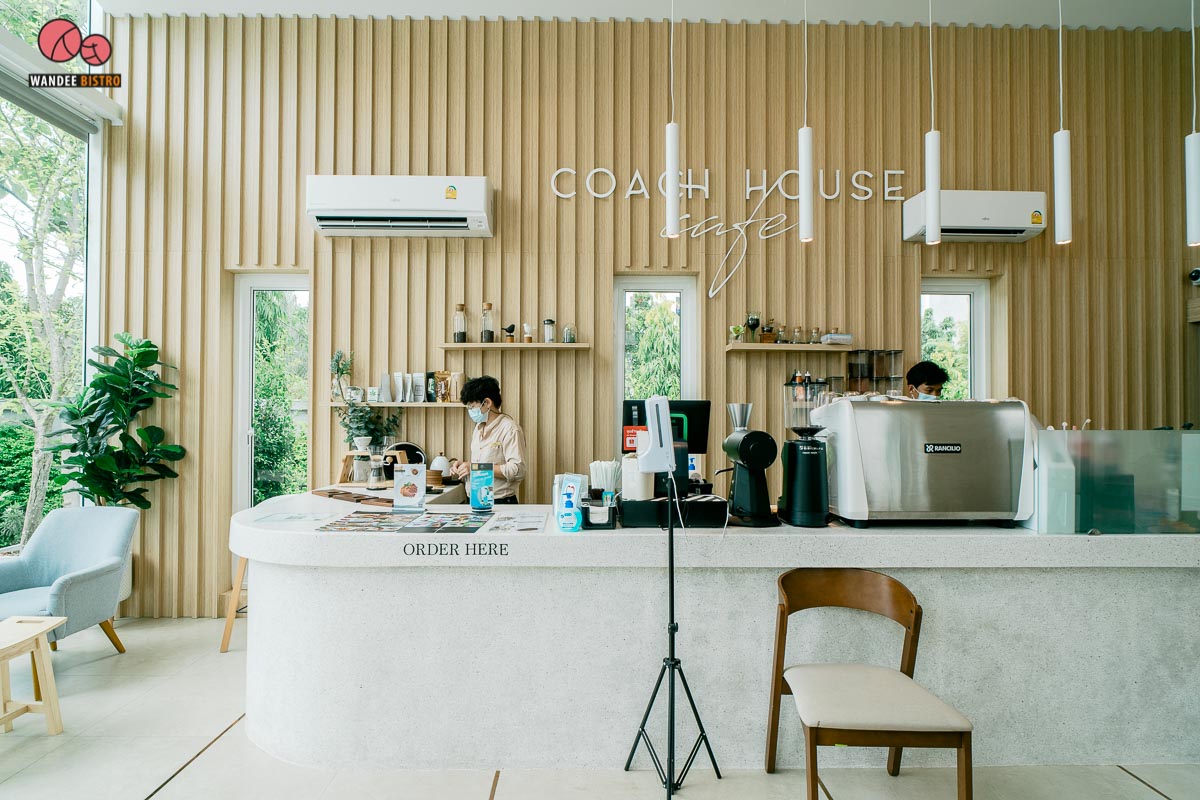 Coach House Cafe คาเฟ่สไตล์มินิมอล ย่านรามอินทรา มียิม มีเมนูออร์แกนิค มีมุมถ่ายรูปเยอะมาก